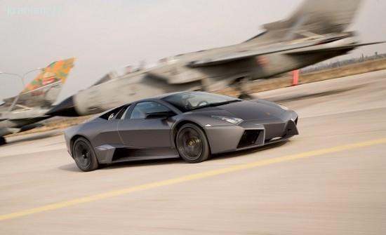Lamborghini Reventon  0 to 100... Autors: Geimeris Pazīstamākie 10 gadu supervāģi ;)