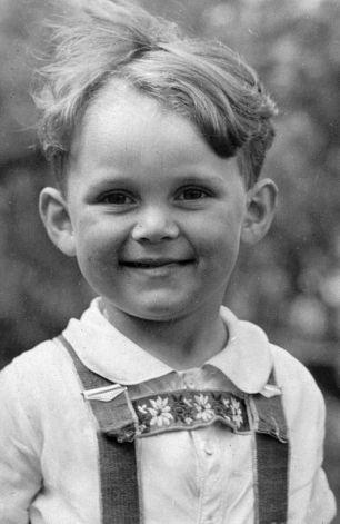 Thomas Buergenthal  Zēns kuram... Autors: Zilais Kamielis Auschwitz, bēgšanas un izdzīvojušie.