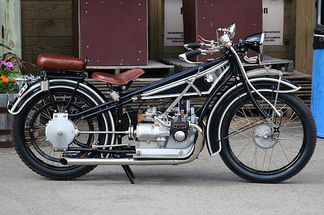 11vieta 1924gada BMW R32  Tā... Autors: PankyBoy Dārgākie motocikli pasaules vēsturē...