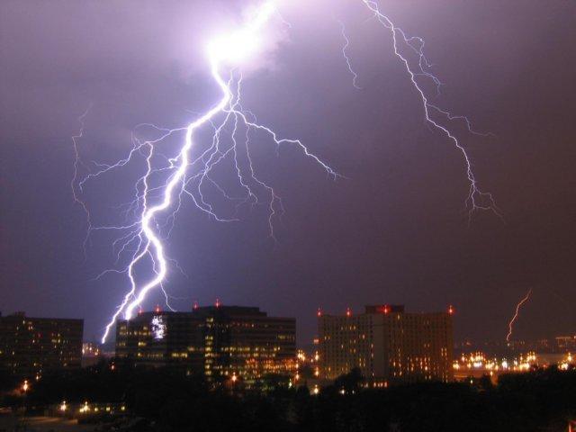 Zibens rada temperatūru kas ir... Autors: binlaadens Fakti par viskautko-_-