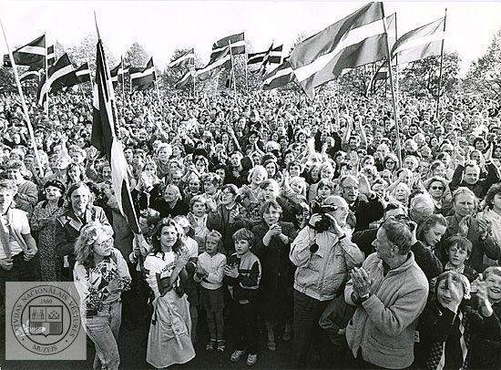 1990 gada 4 maijsDeklarācija... Autors: jankabanka Īss vēstures apskats par Latviju.