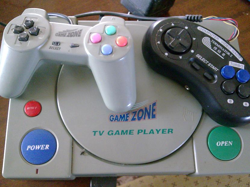 PS1 ar visā savā augumā un ar... Autors: YMothF Izklaides agrāk 2.- Spēļu konsole 1