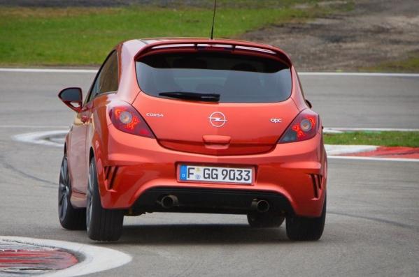  Autors: Anāls Error. Ātrākais Opel Corsa: 6,2 sekundes līdz 100 km/h.