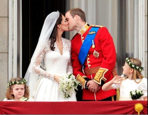 Prince William and Kate... Autors: Thunderkid Karaliskās kāzu kleitas, sākot no karalienes Viktorijas k