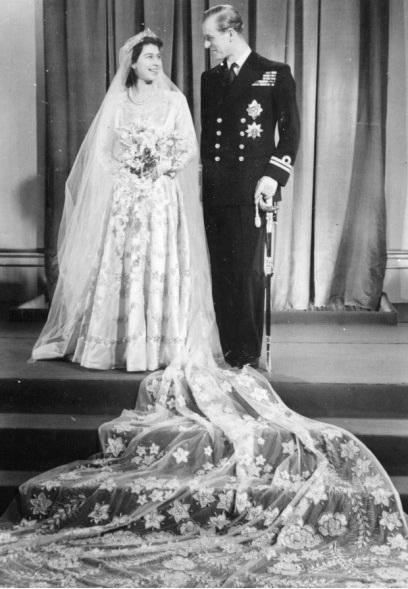 Queen Elizabeth II and Prince... Autors: Thunderkid Karaliskās kāzu kleitas, sākot no karalienes Viktorijas k