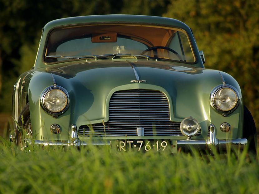 AstonMartinDB2195053 Autors: Realist Aston Martin