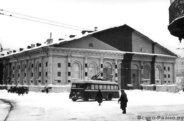 Manēža ēka maskējošā nokrāsā... Autors: Meelina 1941. gada bildes