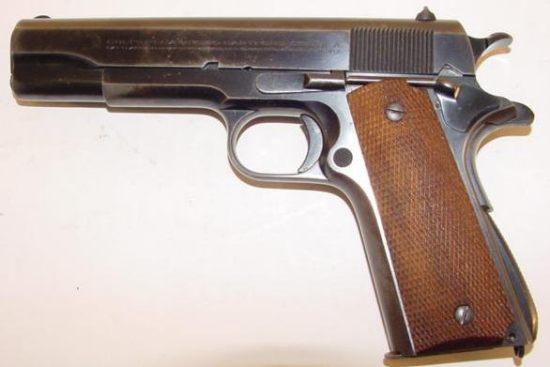 5vieta M1911 Colt  mans... Autors: Fosilija Mani TOP 10 mīļākie WW2 ieroči..