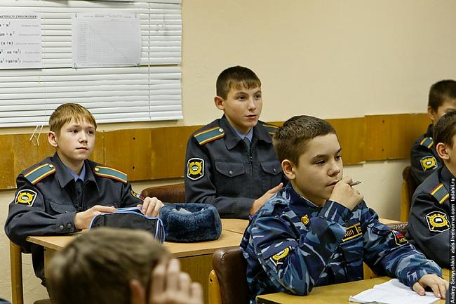 Skolēniem jāiziet interviju un... Autors: dirty minded freak Krievijas Policijas Akadēmija.