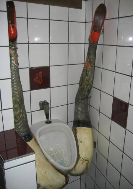 Tāds pisuārs man laikam... Autors: karbunkuls Jautras vietas, kur pačurāt! :D