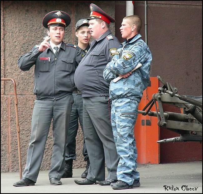  Autors: pofig Krievu policisti