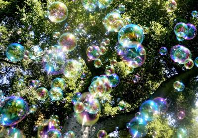 Kad uz burbuļa krīt baltā... Autors: Pončo Kā ziepju burbuļi iegūst savu krāsu?!
