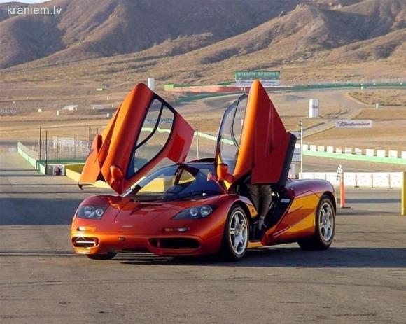 vieta McLaren F1 970000 Autors: Fosilija 10 Dārgākās mašīnas!