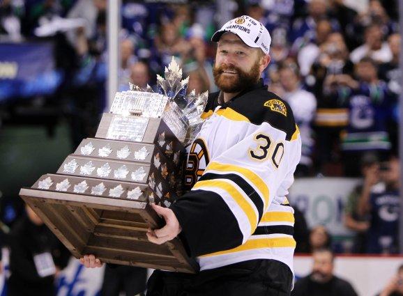 Tim Thomas pēc uzvaras... Autors: Siikais11 Bostonas " Bruins "