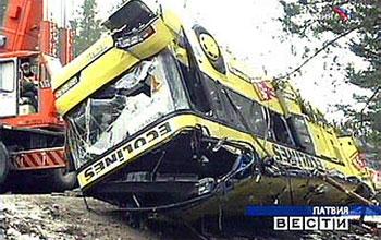 2004 gada 31 decembris Uz... Autors: Testu vecis Lielākās autokatastrofas uz Latvijas ceļiem.