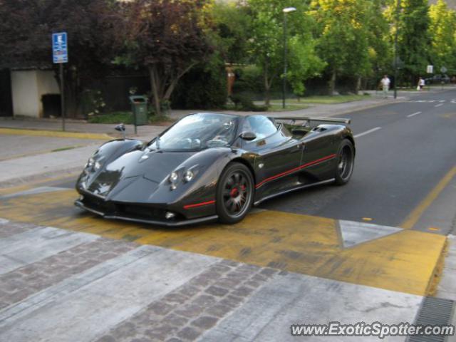  Autors: OZēmilumsmarupeD Daži Pagani Zonda.