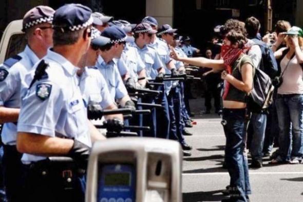  Autors: sassy Mūsu sargi-policisti! :D