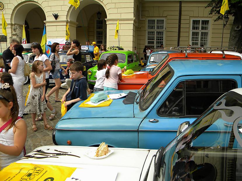  Autors: Fosilija Zapiņš - mašīna, kuru vel ilgi atcerēsies 4