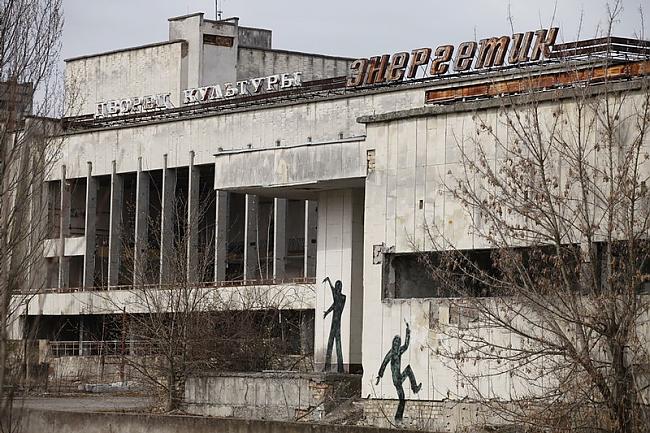Šeit ir redzams atpūtas centrs... Autors: SmallSmooker Apciemojot Černobiļu.
