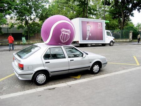 KSwiss un tenisa turnīra... Autors: Karmen Kreatīvi izmantoti auto dažādās reklāmās.