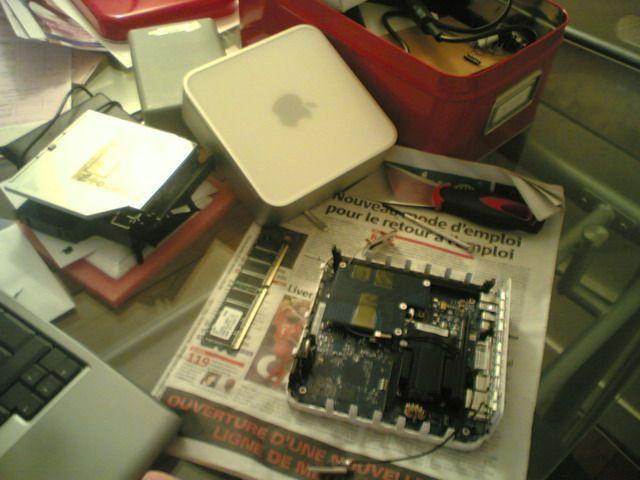 Atveram vaļā un redzam dažādas... Autors: Daquantrius Salūzušā Apple Mac Mini atdzimšana...