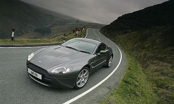 Aston Martin V8 VantageŠo auto... Autors: Rakstnieksss Ar ko brauc Džeremijs Klarksons