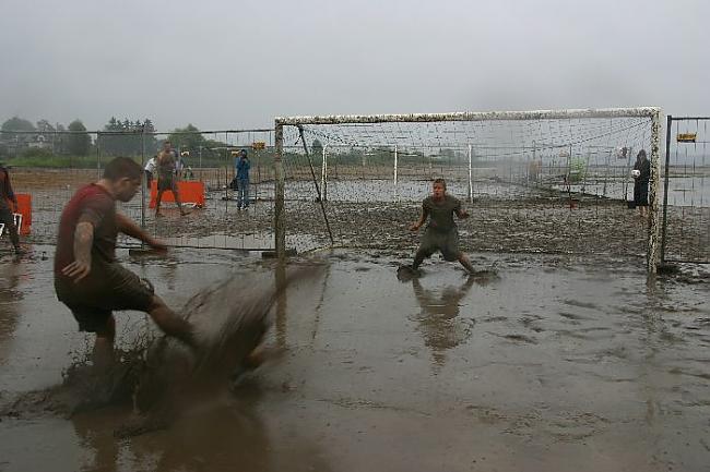  Autors: parstipru Gaidot Dubļu Futbolu 2011