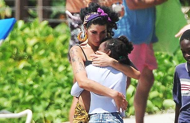 Dannika saka ka viņa būtu... Autors: egaaaa Amy Winehouse vēlējās adoptēt bērnu