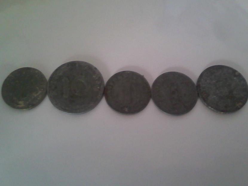 Monētas no otras puses Izdgadi... Autors: EaGle Naudas zīmes un monētas.