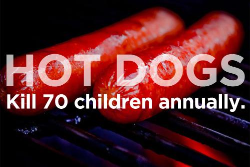 Hotdogi nogalina 70 cilvēkus... Autors: janismilannu 20 Lietas, kas nogalina biežāk nekā haizivis