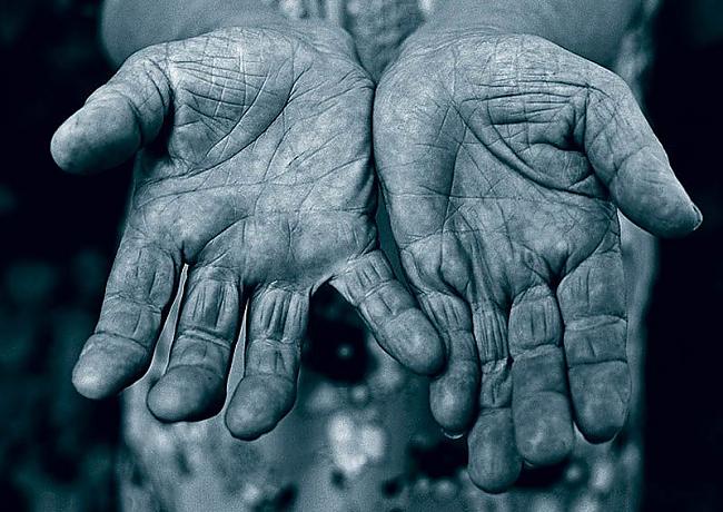 Rokas kuras izrakuscaronas 150... Autors: Fosilija Cilvēku rokas un darbi, kuri ar tām veikti