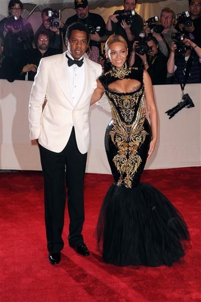 JayZ and Beyonce Beidzot... Autors: luvazhels Kim Kardashian kāzu viesi!!!