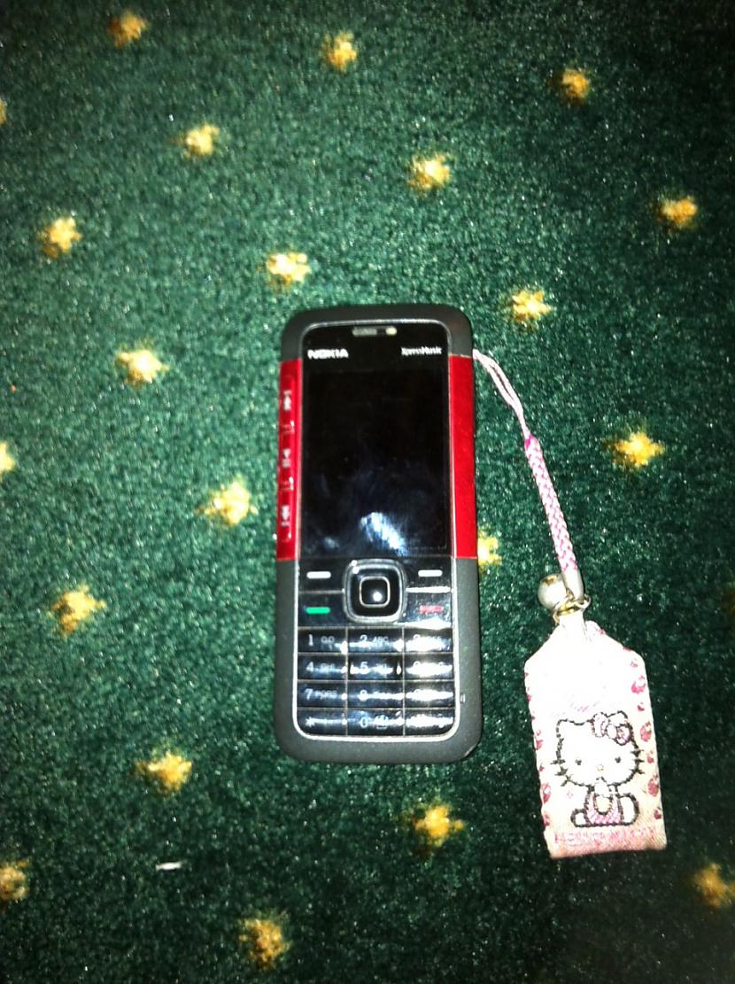 Manam vecajam telefonam vēl... Autors: Fosilija Lietas kas man mājās ir ar Hello Kitty...