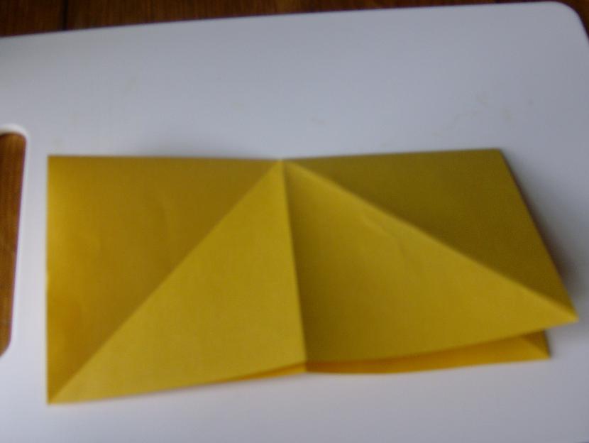 tad lapa jāparloca uz pusēm Autors: xo xo gossip girl origami taurenītis
