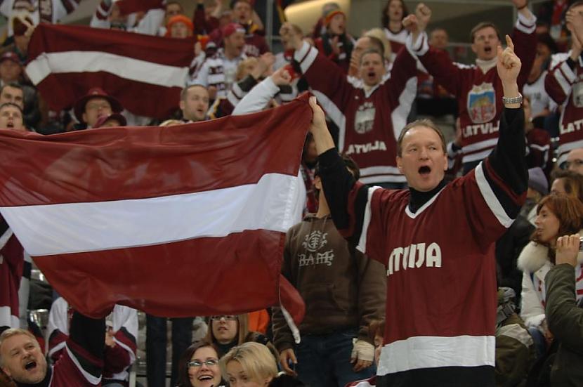 Jo mēs varam arēnā radīt... Autors: Whore Kāpēc labākie hokeja fani ir latvieši...