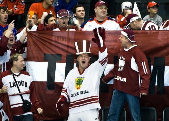 Mēs esam ļoti skaļi un tai pat... Autors: Whore Kāpēc labākie hokeja fani ir latvieši...