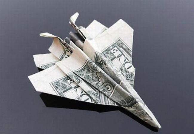 Lidmašīna Autors: Asiņainā Mērija Origami no naudas.