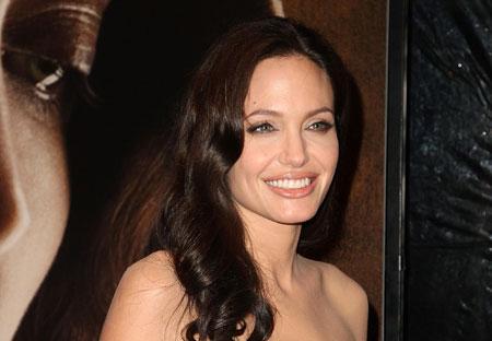 Angelina Jolie  Angelina Jolie... Autors: Edgarinshs Kā viņus sauc īstenībā?