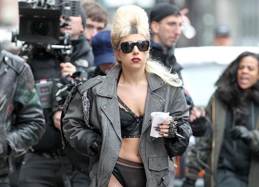 2011 gada februāris Autors: miltpauris Lady Gaga Evolūcija (2005-2012)