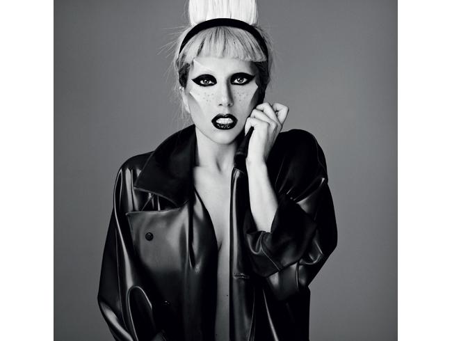 2011 gada aprīlis Autors: miltpauris Lady Gaga Evolūcija (2005-2012)
