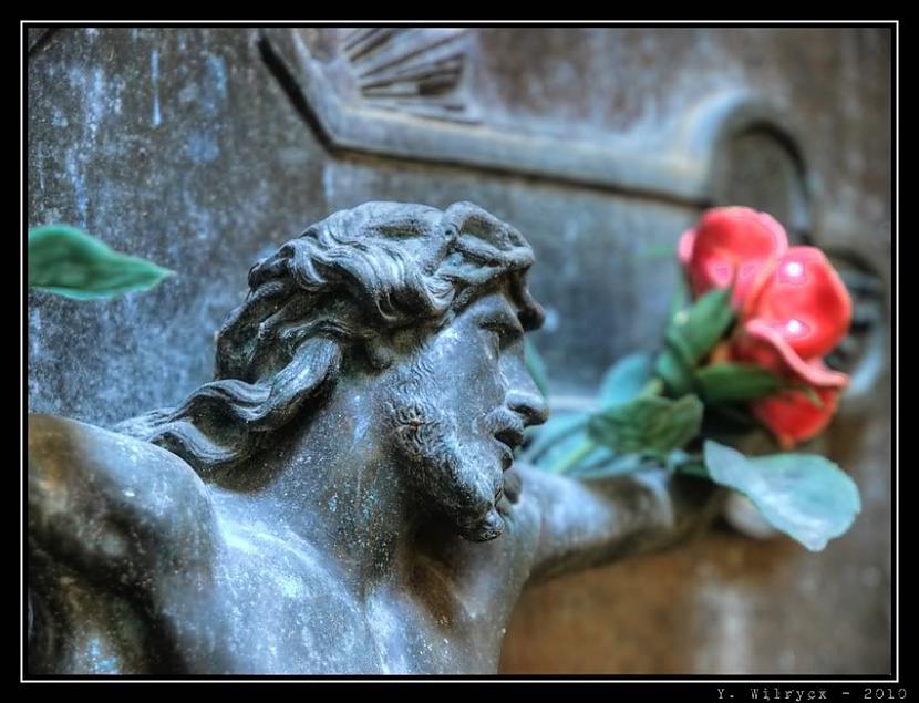  Autors: Lithium Pamestās kapenes Beļģijā.