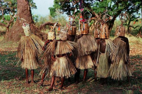 Scaronaro tradīcijaMūdienu... Autors: Mazā agnesīt 6 dīvainākās tradīcijas Āfrikā.