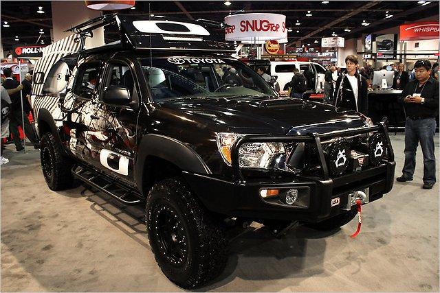oyota Tacoma 4x4 TRD... Autors: HHRonis HotRodi un citi tehnikas trakumi SEMA-2011 izstādē.