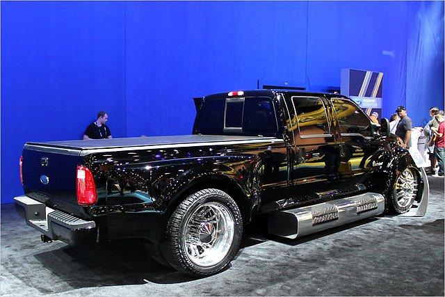 F650 Hollow PointStandarta... Autors: HHRonis HotRodi un citi tehnikas trakumi SEMA-2011 izstādē.