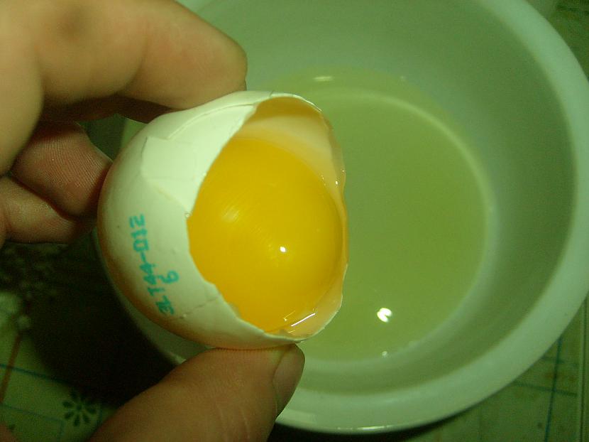 Ņem 6 olas un atdala no... Autors: Cigors7 Pelmeņi !!!