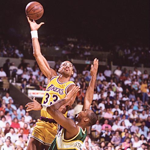 Karīma sky hook Autors: Dročislavs Karīms Abduls Džabārs (Kareem Abdul-Jabbar)