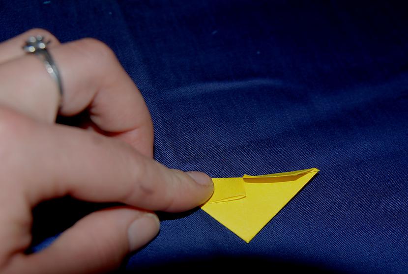 Tad nolokam pret sevi šķēlums... Autors: kaimiš666 Origami groziņa veidošana