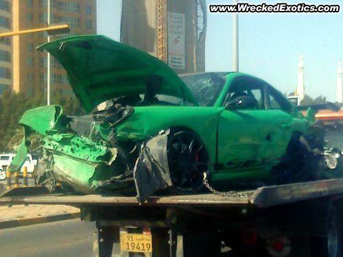 2008 Porsche GT3 RSArī skrējās... Autors: Fosilija Pāris avārijas Kuveitā