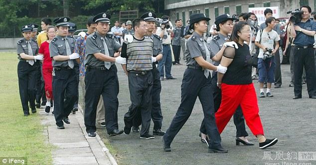  No 16 ieslodzītajiem Sjulin... Autors: jumpduckfuckup Ķinas nāvessods.