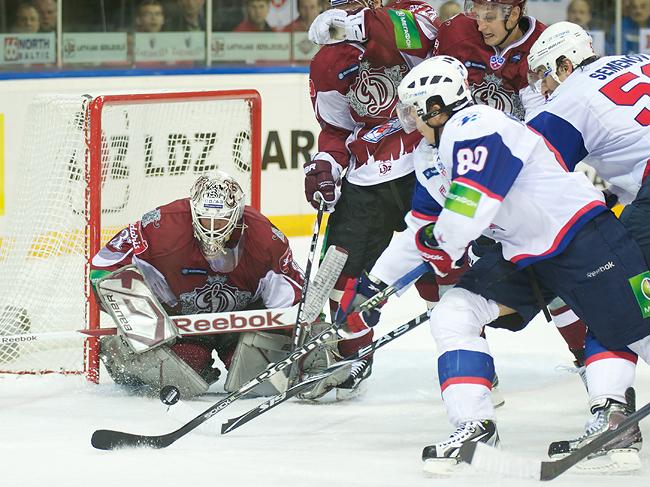  Cīņa pie Dinamo Riga vartiem... Autors: ak34 Sporta bildes 2011